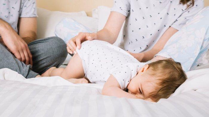 Ilustrasi bayi yang mengalami sakit perut, berikut cara mudah untuk mengatasinya