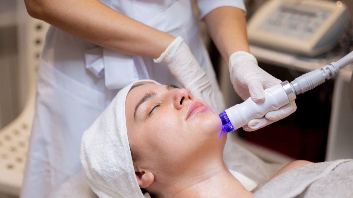 ilustrasi treatment hydrafacial