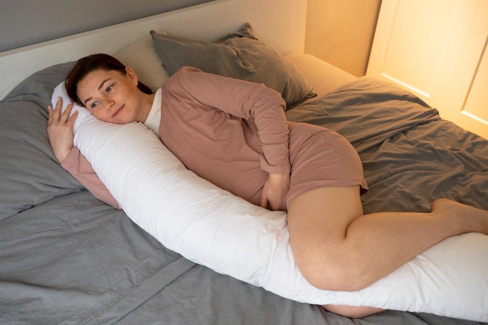 ilustrasi posisi tidur yang baik untuk ibu hamil