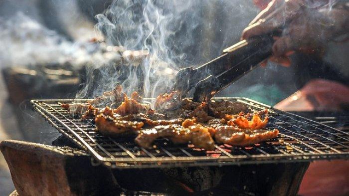 Ilustrasi barbeque menyambut tahun baru 2024