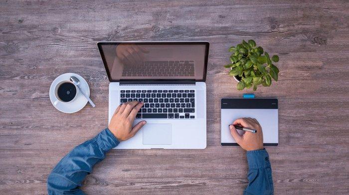 Ilustrasi kerja di hadapan laptop