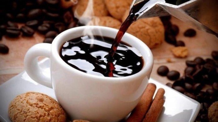 Ilustrasi minum kopi, kopi dapat dijadikan pilihan sebagai minuman diet