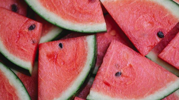 ilustrasi buah semangka, konsumsi semangka bermanfaat baik untuk kesehatan tubuh