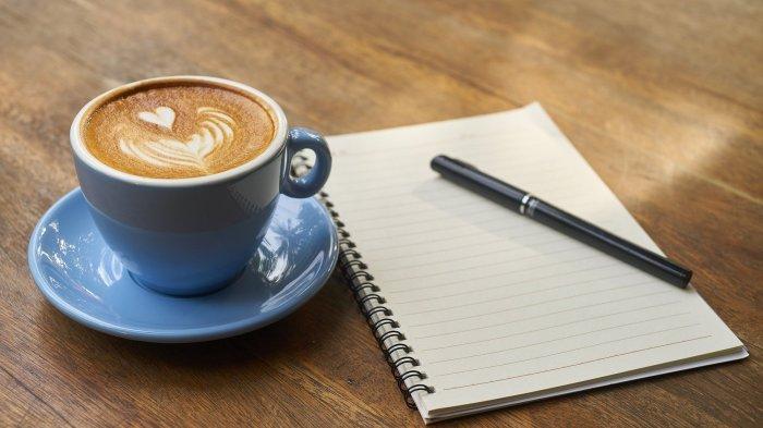 Ilustrasi kopi susu, berikut ini dampak negatif dari minum kopi susu setiap hari