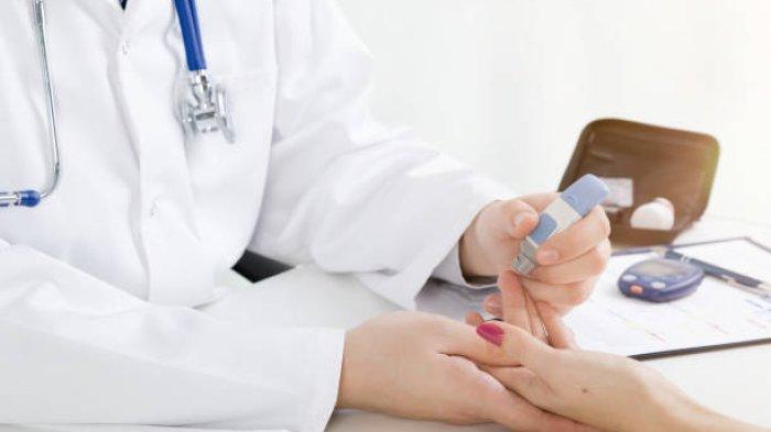 Ilustrasi pemeriksaan pada pengidap diabetes alias kencing manis