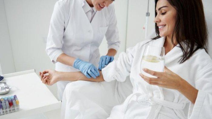 Ilustrasi treatment infus whitening, berikut batasan usia yang boleh melakukan treatment ini