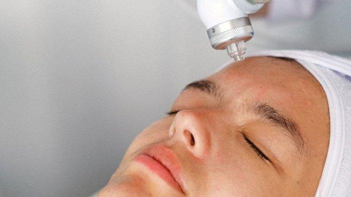 Ilustrasi wanita hamil melakukan hydrafacial