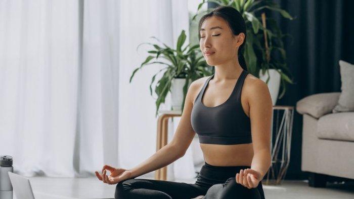 ilustrasi yoga, salah satu aktivitas fisik untuk mengatasi insomnia