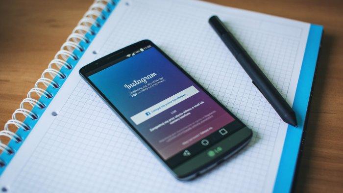 Ilustrasi - Kenal di Instagram