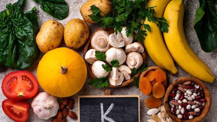 ilustrasi makanan tinggi kalium, berikut ini tanda tubuh kurang kalium