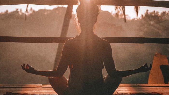 ilustrasi yoga untuk menjaga kesehatan tubuh