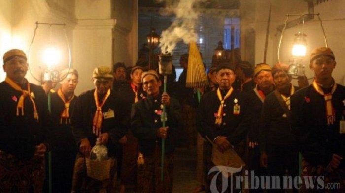 Kirab Malam 1 Suro di Keraton Surakarta