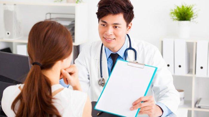 ilustrasi konsultasi dengan dokter untuk mengelola dan mencegah asam urat