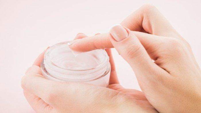 Ilustrasi krim retinoid, salah satu cara untuk mengatasi kerutan di wajah