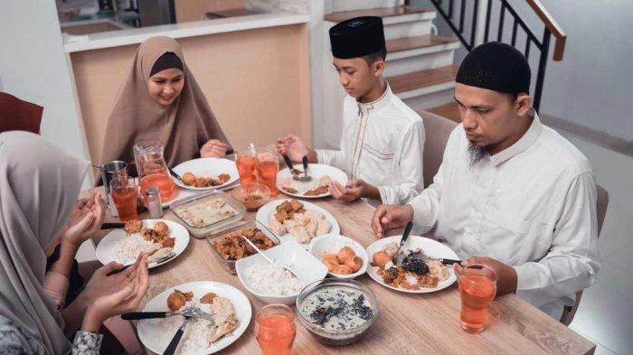ilustrasi makan banyak saat sahur dan buka puasa