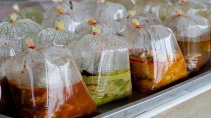 Ilustrasi makanan yang dibungkus dengan plastik