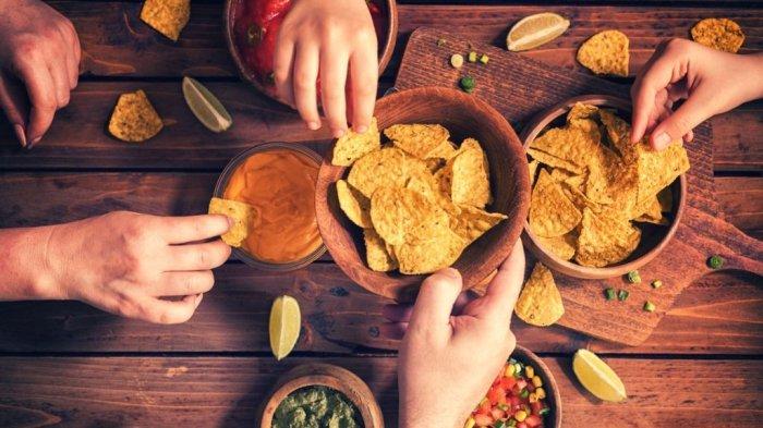 ilustrasi makanan tinggi garam yang harus dihindari pendrita hipertensi
