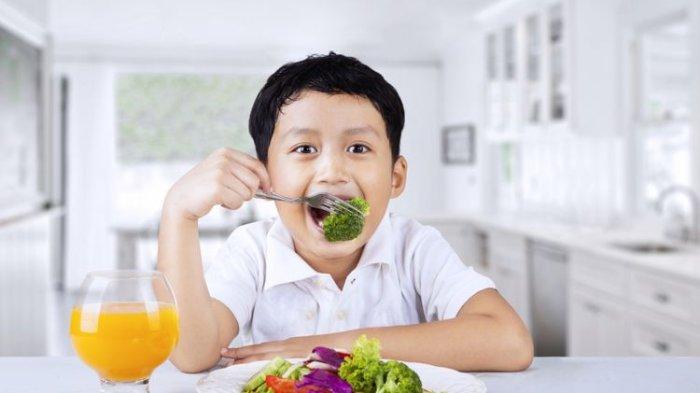 ilustrasi konsumsi makanan sehat untuk tumbuh kembangnya