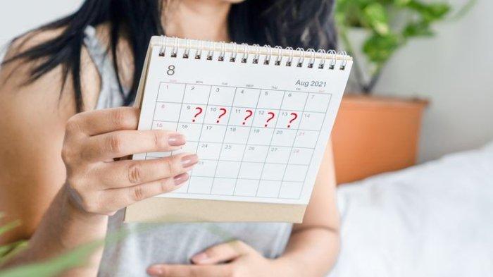 ilustrasi seseorang yang mengalami siklus menstruasi tidak teratur
