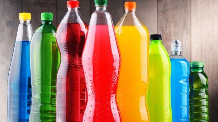 ilustrasi minuman ringan yang mengandung fruktosa