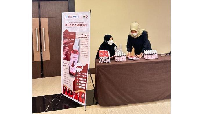 Sosialisasi pengenalan produk Dharosdent dilaksanakan di acara seminar Ikatan Prostodontis Seluruh Indonesia (IPROSI) di Hotel Claro dan Car Free day di Jalan Boulevard, Makassar