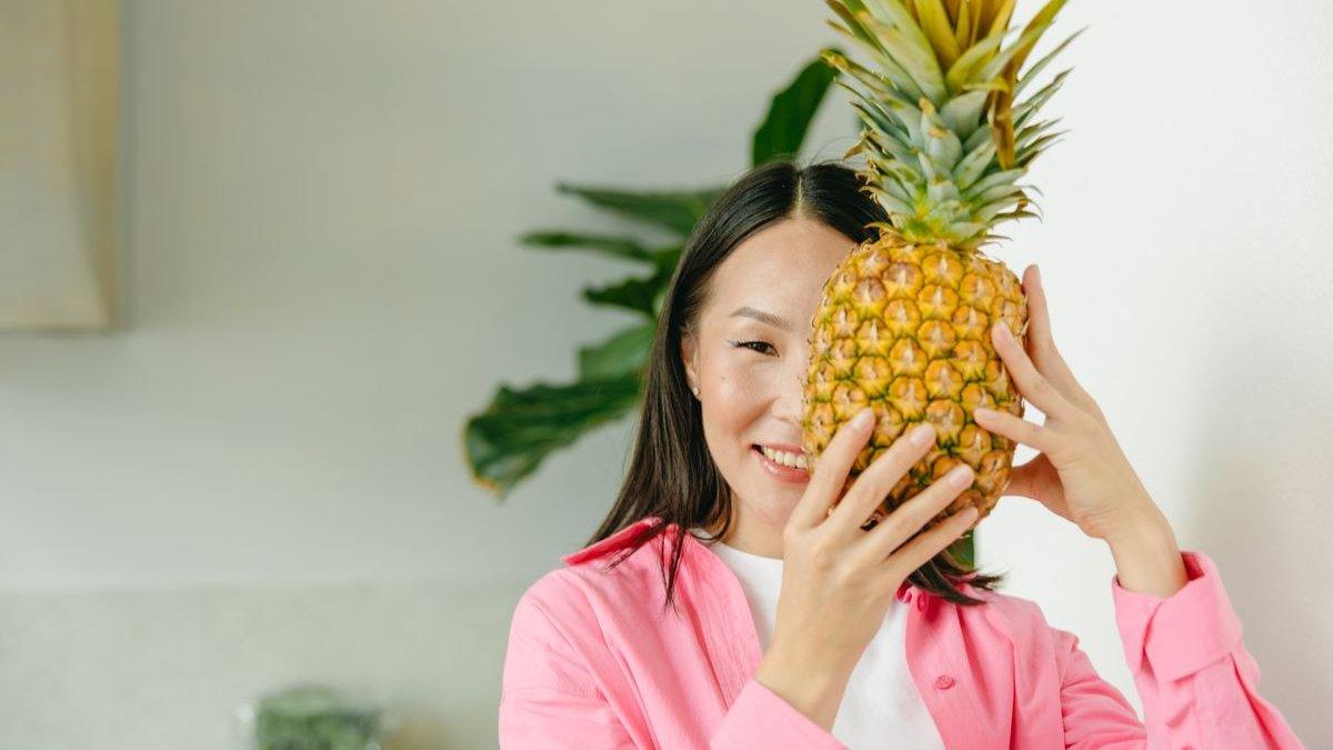 ilustrasi buah nanas yang bermanfaat untuk kesehatan rambut