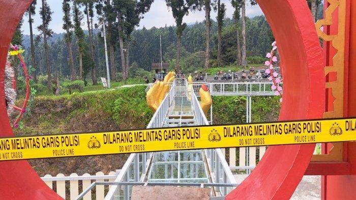 NGERI! Wisatawan Tewas Jatuh di Wahana Jembatan Kaca Hutan Pinus Limpakuwus Banyumas, Kelaikan Dipertanyakan