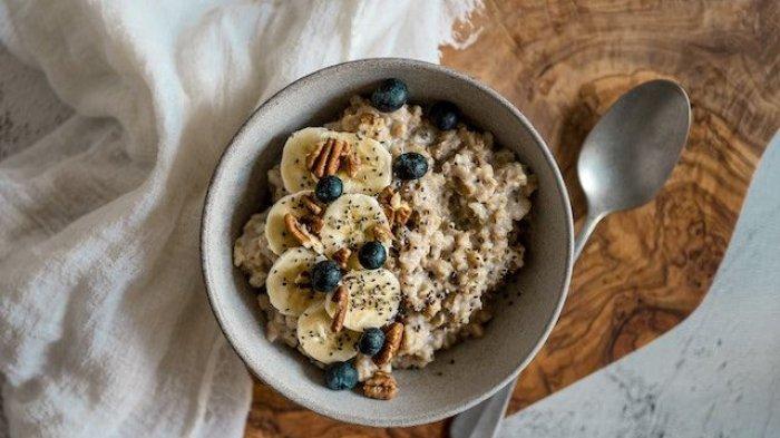 ilustrasi oatmeal, makanan yang menyehatkan