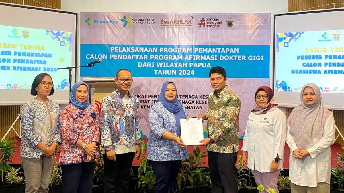 Foto saat pembukaan Program Pemantapan Calon Pendaftar Program Afirmasi Dokter Gigi dari Papua
