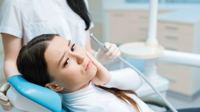 ilustrasi operasi gigi bungsu