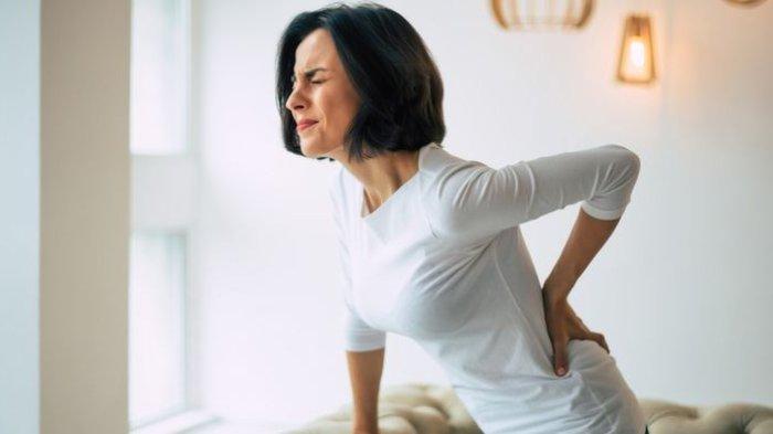 ilustrasi seseorang yang mengalami osteoporosis