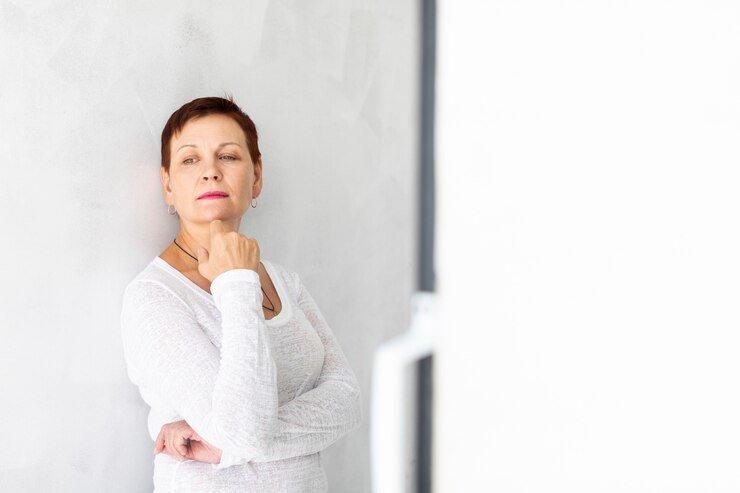 ilustrasi wanita usia post menopause