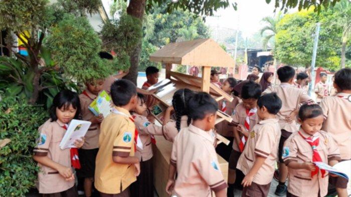 Pengadaan gerobak baca untuk siswa