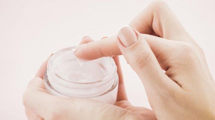 ilustrasi penggunaan skincare
