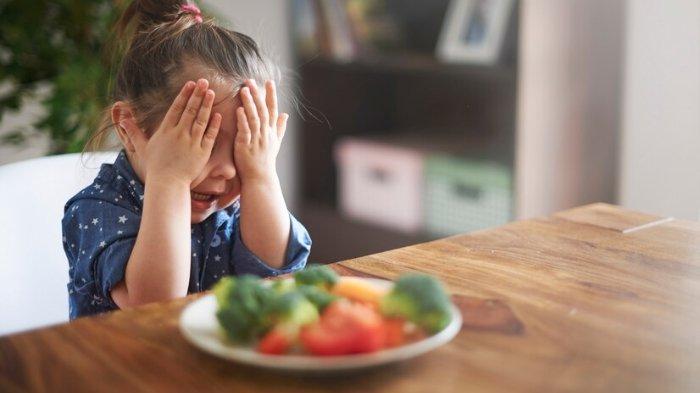 Ilustrasi anak yang picky eater, berikut cara mengatasinya