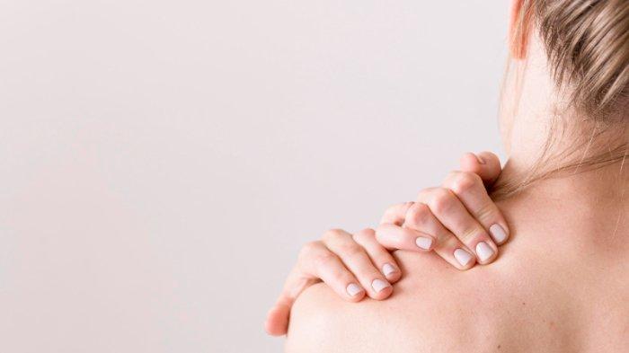 Ilustrasi pijat oksitosin untuk ibu menyusui, berikut manfaat yang akan didapatkan