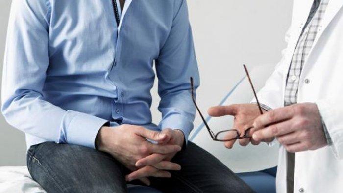 ilustrasi pria yang konsultasi dengan dokter mengenai gangguan prostat