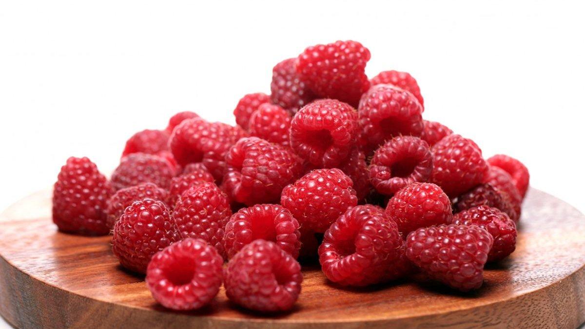 Ilustrasi raspberry, salah satu buah tinggi kalsium yang bagus untuk tulang