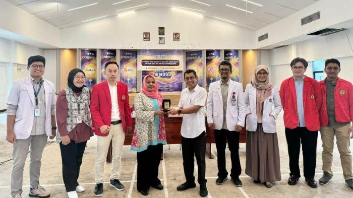 Rombongan FKG Unhas dan RSGMP Unhas menyelenggarakan sosialisasi Prodi Sarjana di SMA Negeri 17 Makassar.