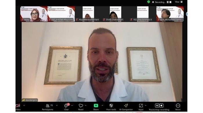 Prof. Dr. David Angelo dari Instituto Portuguêse Da Face, Lisbon, Portugal jadi dosen tamu di FKG Unhas