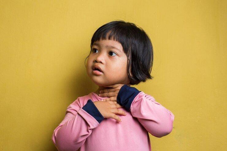 Ilustrasi anak yang mengalami radang amandel