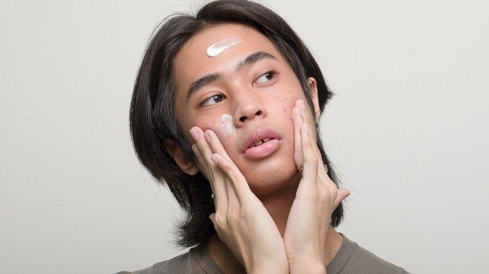 ilustrasi penggunaan skincare pada pria