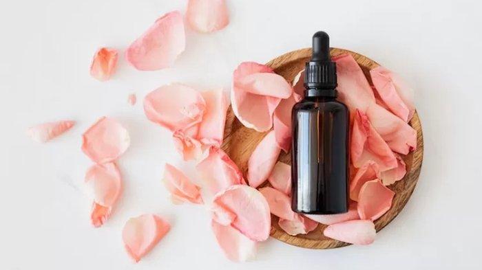 Ilustrasi skincare yang mengandung retinoid, salah satu strategi untuk memperlambat penuaan