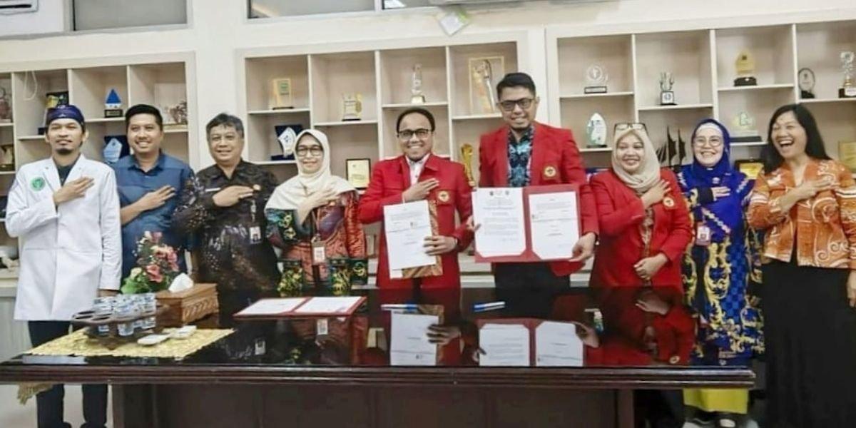 FKG Unhas dan RSGMP Unhas jalin kerja sama dengan RSUD Abdoel Wahab Sjahranie, Samarinda.