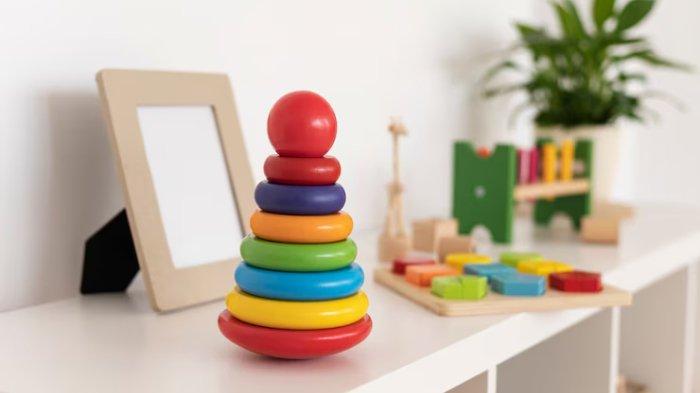 Ilustrasi stacking ring, mainan yang cocok diberikan pada anak usia 6 bulan