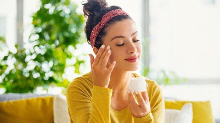 ilustrasi penggunaan sunscreen