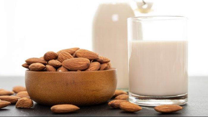 Ilustrasi susu almond, konsumsi susu almond baik untuk penderita diabetes, berikut ini sederet manfaat yang didapatkan