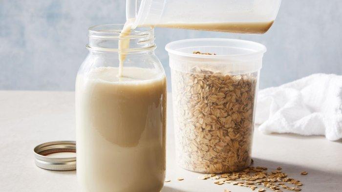 ilustrasi susu oat, salah satu minuman yang bagus dikonsumsi saat gula darah naik