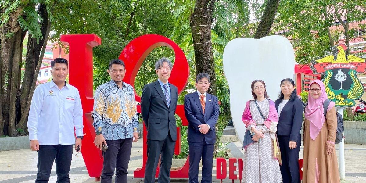 FKG Unhas menerima kunjungan delegasi dari Okayama University, Jepang untuk membahas rencana kerja sama kuliah tamu dan program student exchange.