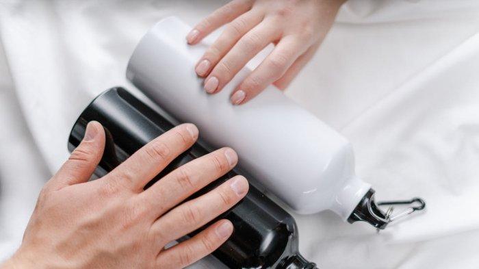 Tumber atau botol minum plastik vs stainless steel
